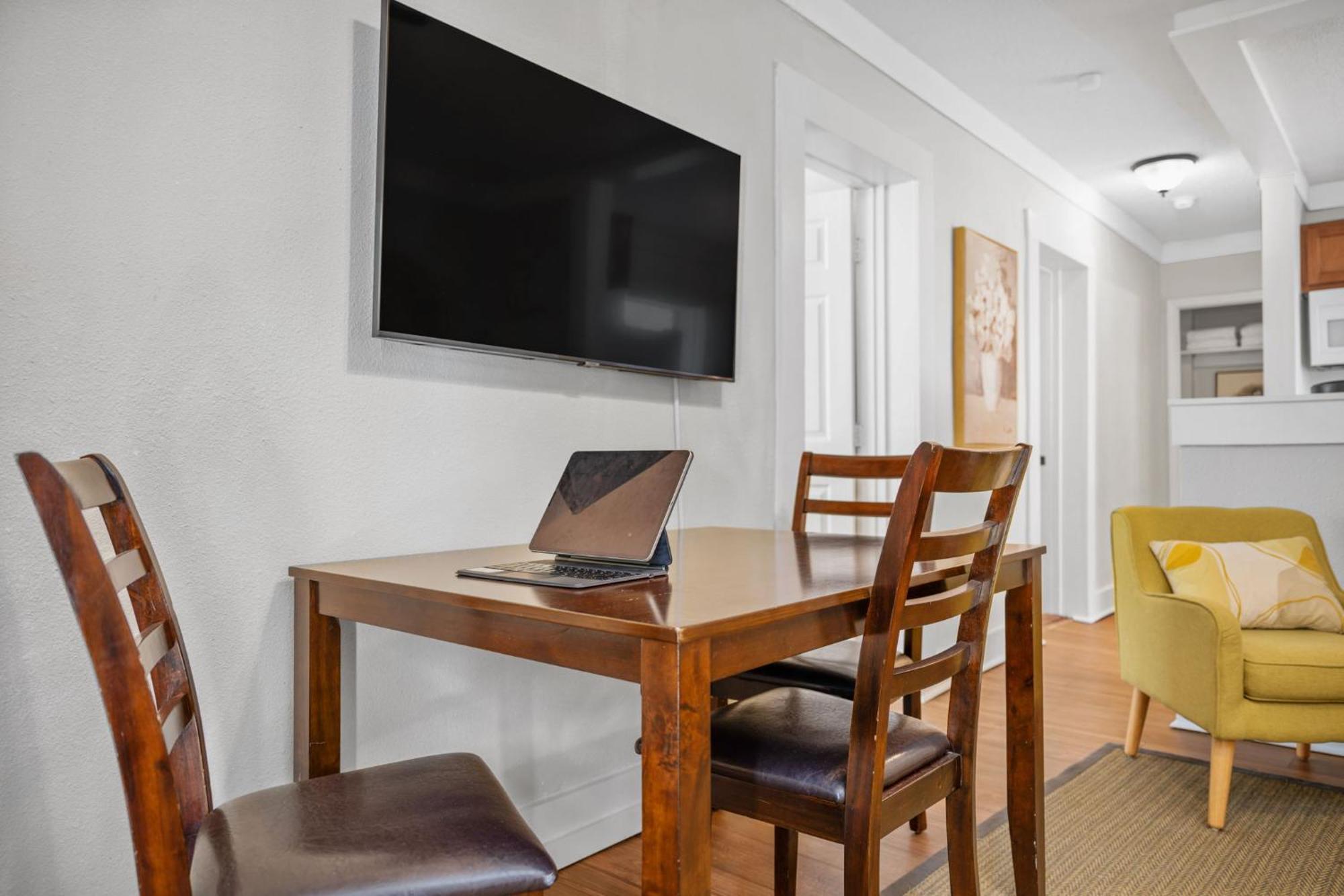 The Flats On Florida St - Super Comfy 2-Bedroom Apartments Mobile Exterior foto